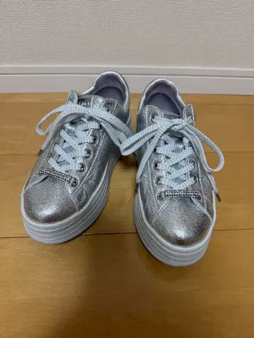 Diana 통굽 스니커즈 다이애나