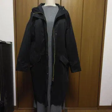 DHC 블랙 후드 부착 모즈 코트 M