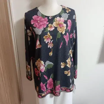 미사용 새상품 레오나르풍 네이비색 꽃무늬 튜닉 루즈한 사이즈 큰 사이즈