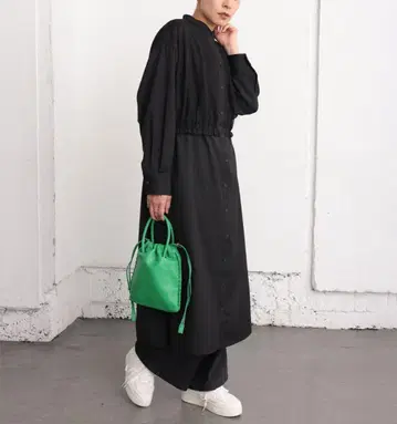 새상품급 ONE'S TRUE 드로스트 디테일 셔츠 원피스 밴드 카라 블랙