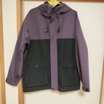 GU 바이컬러 후드 부착 나일론 자켓