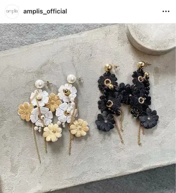 amplis blossom 꽃 모티브 양쪽 귀용 귀걸이 화이트 골드
