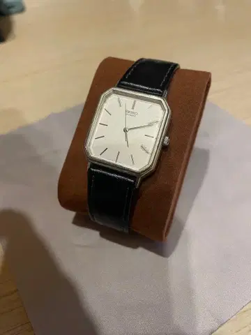 SEIKO 팔각형 아날로그 손목시계 실버 블랙 세이코 샤리오 정크