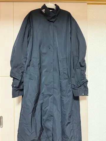 adidas 블랙 롱 코트 심플한 디자인으로 멋져요? 14,300엔