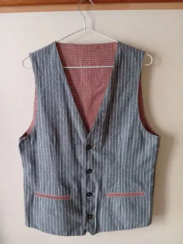 스트라이프와 체크 리버서블 베스트