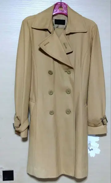 베이지 더블 브레스트 코트