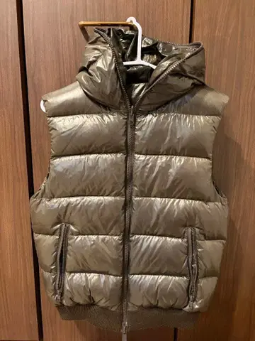 COMME CA MEN 카모 패턴 후드 부착 다운 베스트 M