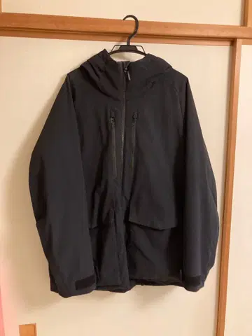 유니클로 하이브리드 다운 코트 2023년 모델