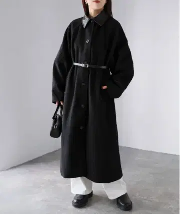 블랙 버튼 롱 코트