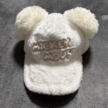 디즈니 화이트 퍼 캡 화이트