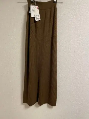 택 포함 미사용 새상품 유니클로 mame 3D 리브 롱 스커트