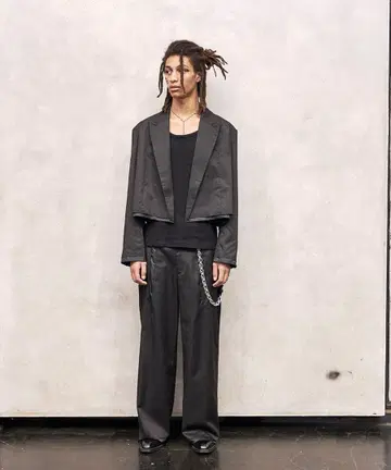 Viedit Cutoff Short Non-Breasted Jacket