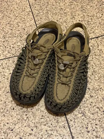 KEEN 유니크 UNEEK 샌들 27cm 올리브 남성용
