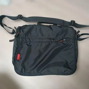 가격 인하! MANHATTAN PORTAGE 블랙 숄더백