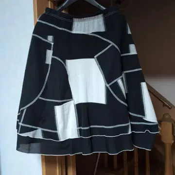 에테르날리의 스커트입니다