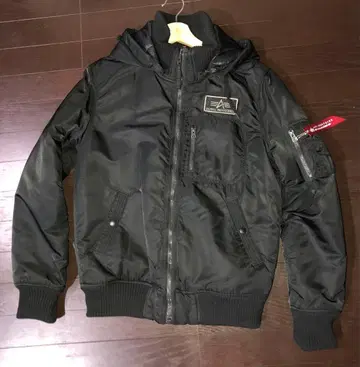 ALPHA INDUSTRIES 블랙 자켓
