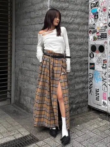 [ 주말 한정 가격 인하 ] ACLENT 볼륨 랩 체크 스커트 베이지