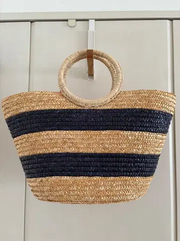 스트라이프 디자인 바스켓백