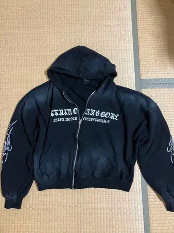 ARLU 블랙 집업 후드티