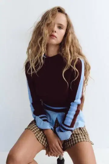 ZARA 택 포함 완판 성인 숏 브라운 스카이블루 스트라이프 긴팔 니트