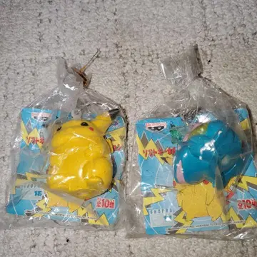 1997년 피카츄와 덩쿠리 소프트 키링 세트 당시 물품