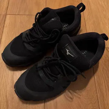 [ 마가렛호웰 ] Mizuno 블랙 스니커즈 25.0