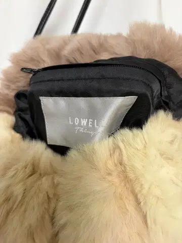 LOWELL 퍼 숄더백 크림색 베이지
