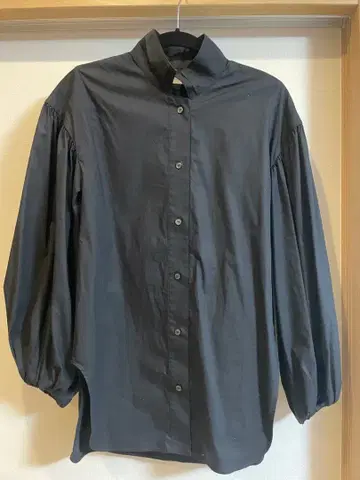 시 마리 긴팔 셔츠 블랙