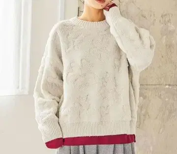 [택 포함 새상품] 스튜디오 클립 꽃 모양 니트