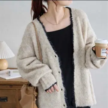 discoat MIX 부클레 샤기 배색 V넥 가디건