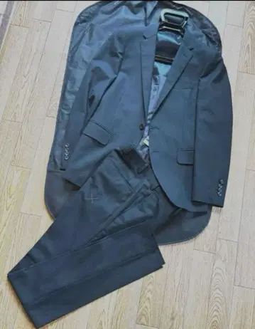 [ 미사용 새상품 ] 비즈니스 정장 블랙 가을 겨울용