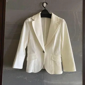 화이트 테일러드 자켓