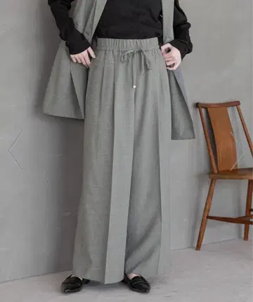 미사용 새상품 Elura 에바라쿠 이지 와이드 팬츠