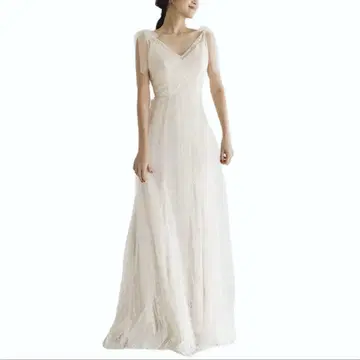 화이트 웨딩 드레스 슬리브 포함