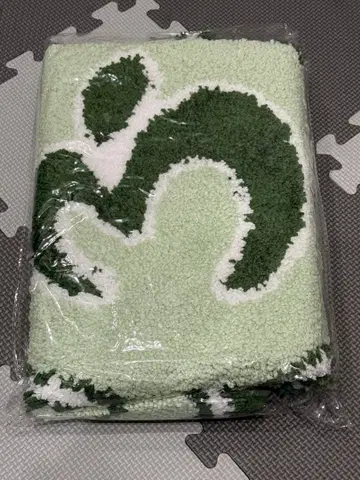 Mrs. GREEN APPLE 러그 매트