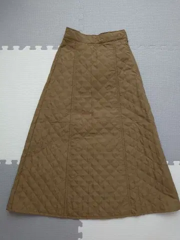 VIS 카키 퀼팅 롱 스커트