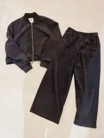 ZARA 다크 그레이 스웨이드 셋업