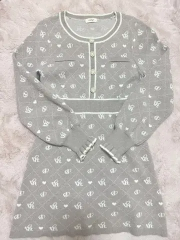 [ evelyn 로고 니트 원피스 핑크 ] 양산형