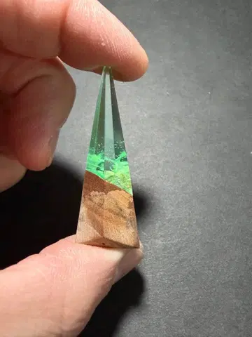 우드 레진 목걸이