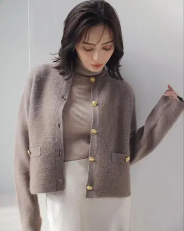 [ 거의 미사용 한정 컬러 ] anuans 라쿤 블렌드 노카라 니트 자켓