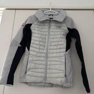 THE NORTH FACE 다운 자켓 그레이