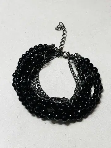 블랙 비즈와 체인 팔찌