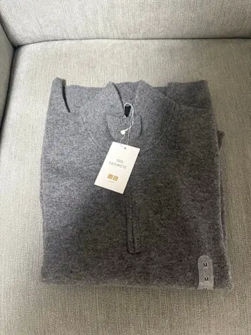 UNIQLO 캐시미어 하프 지퍼 스웨터