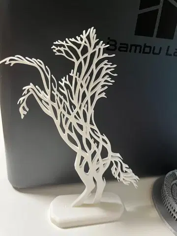 말 모양 트리 아트