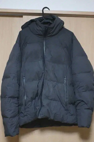 유니클로 심리스 다운 후드티 XL