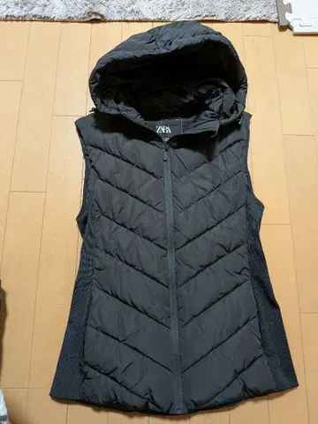 ZARA 블랙 다운 베스트 M 사이즈 자라