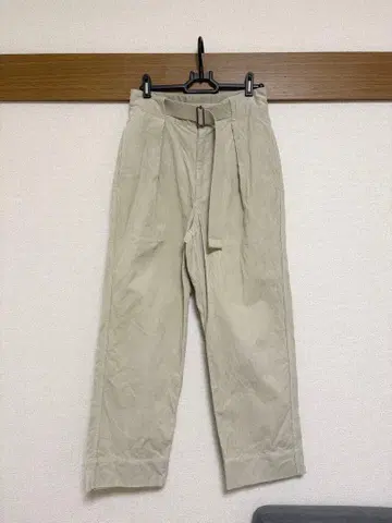 MHL. 코듀로이 팬츠