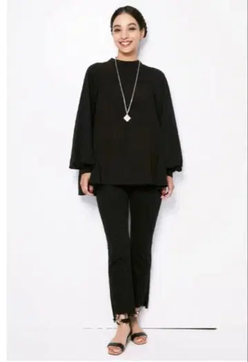 owauno 오아우노 스탠드넥 블라우스 블랙 S~M