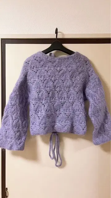 라벤더 뜨개질 크롭 니트