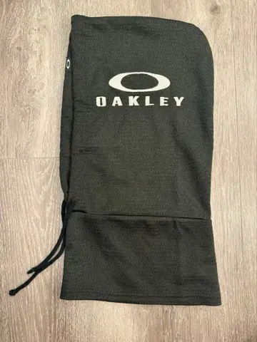 OAKLEY 블랙 후드 워머